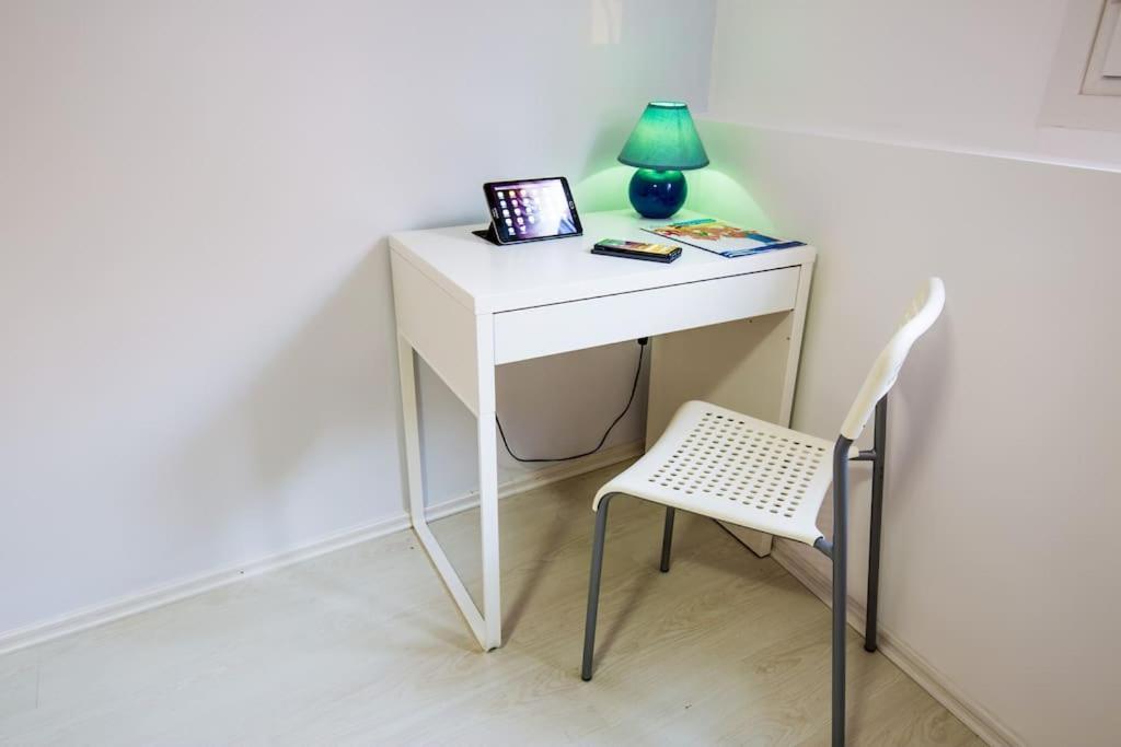 2 Bedrooms Apartment Close To Metro Dafni In Athen Exterior foto