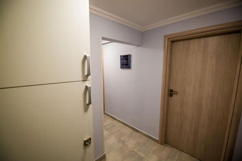 2 Bedrooms Apartment Close To Metro Dafni In Athen Exterior foto