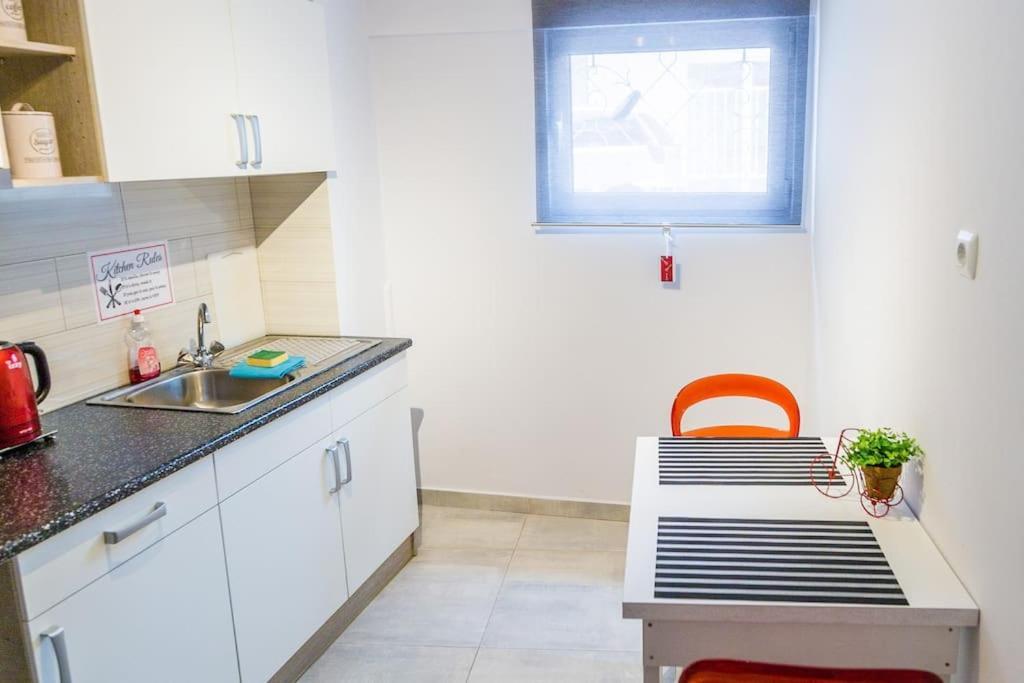 2 Bedrooms Apartment Close To Metro Dafni In Athen Exterior foto