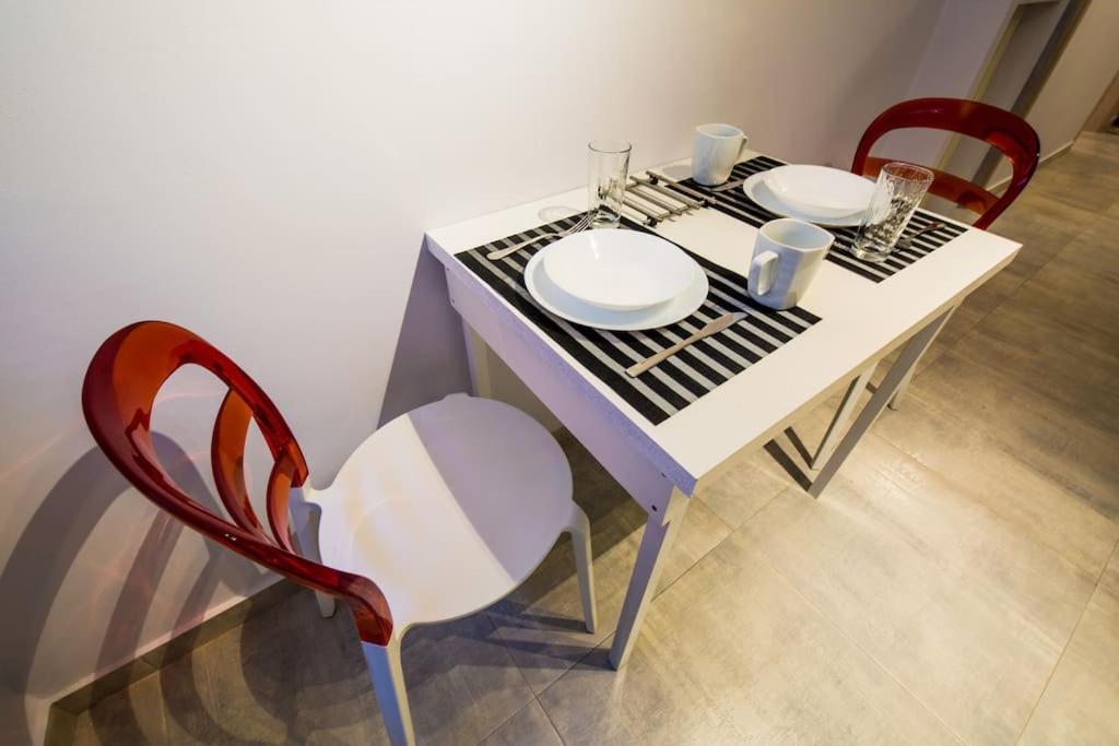 2 Bedrooms Apartment Close To Metro Dafni In Athen Exterior foto