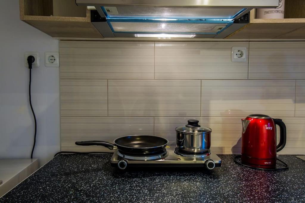 2 Bedrooms Apartment Close To Metro Dafni In Athen Exterior foto